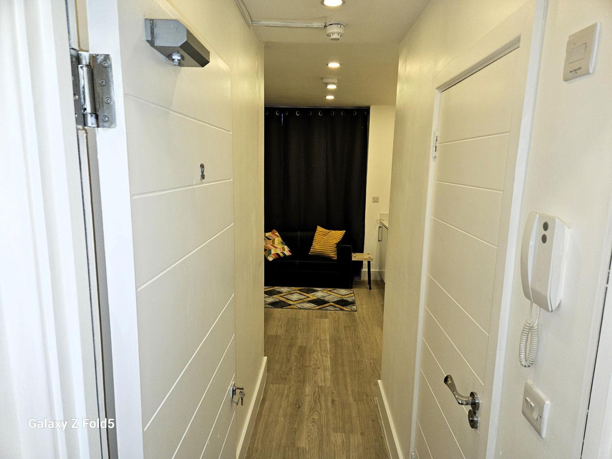 London Sleephouse Partying Is Not Allowed Pls Exterior photo