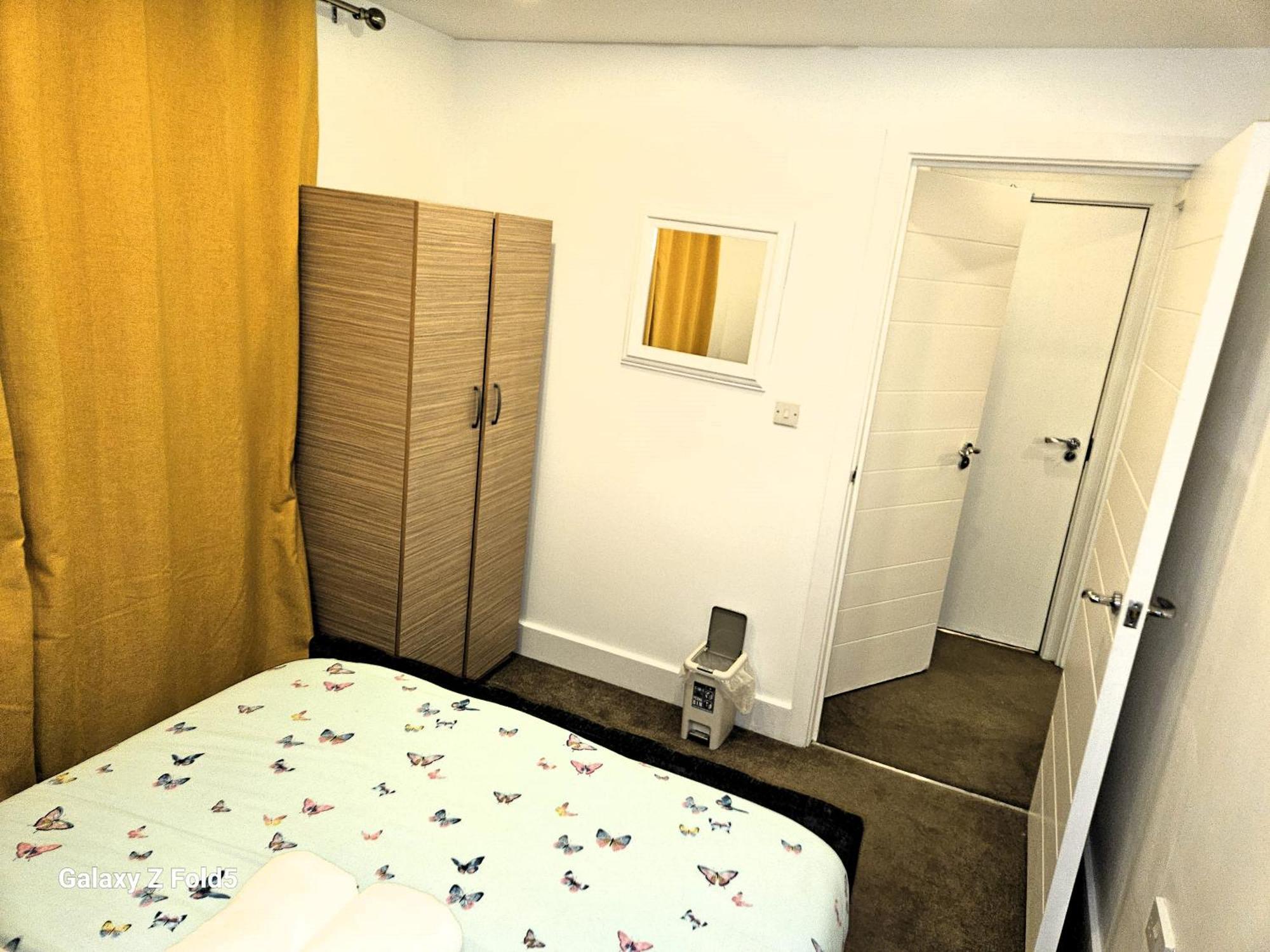 London Sleephouse Partying Is Not Allowed Pls Exterior photo